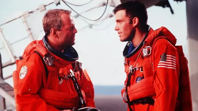 Ben Affleck Muntah Saat Syuting Adegan Emosional dengan Bruce Willis di Armageddon