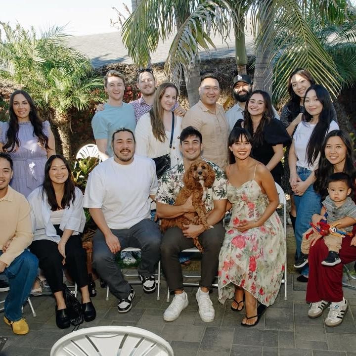 <p>Melalui unggahan di Instagram, Aurelie membagikan momen kebersamaannya dengan keluarga saat menggelar <em>baby shower.</em> Perempuan 32 tahun ini tampak begitu bahagia karena bisa berkumpul dengan keluarga sebelum resmi menjadi Bunda. "<em>The best day, with the best people</em>. (Hari terbaik, bersama orang-orang terbaik) #BabyShower," tulisnya dalam unggahan ini. (Foto: Instagram @aurelie)</p>