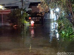 Banjir Setinggi Paha Orang Dewasa Rendam Jempong Baru Mataram