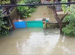 Hujan Tak Kunjung Reda, Banjir Rendam Ratusan Rumah di Labuapi Lombok Barat