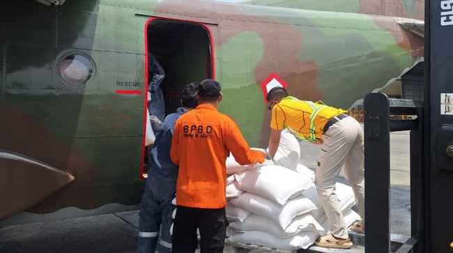 Pemerintah Provinsi DKI Jakarta akan melakukan Operasi Modifikasi Cuaca (OMC) sebanyak dua kali pada hari ini.