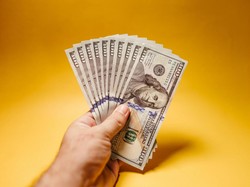 Nilai Tukar Rupiah Melemah, 1 Dollar Berapa Rupiah Hari Ini?