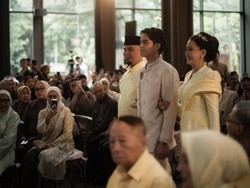 7 Momen Lamaran El Rumi & Syifa, Maia-Irwan & Dhani-Mulan Kompak Duduk Bersanding