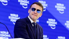 Macron Janji Percepat Larangan Medsos Anak di Bawah 15 Tahun