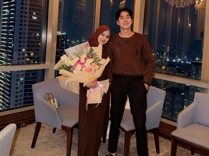Dulu Nikahi Fans, Ini Potret Evan Marvino dan Istri Aceh Rayakan Wedding Anniversary