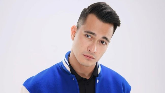 Beda Sikap Eza Gionino dan Robby Tremonti Saat Dikaitkan dengan Broken Strings Aurelie