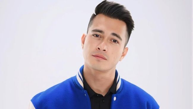 Terpopuler: Kata Eza-Robby soal Broken Strings vs Cindy Yuvia Eks JKT48 Jadi Ibu