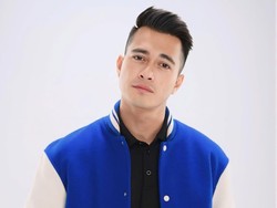 Terpopuler: Kata Eza-Robby soal 'Broken Strings' vs Cindy Yuvia Eks JKT48 Jadi Ibu