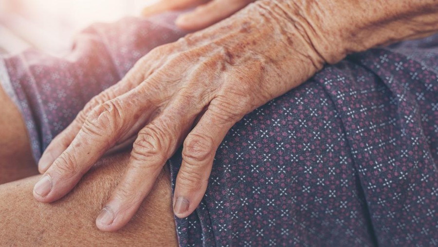 Ilustrasi orang tua&comma; nenek&comma; kakek&comma; lansia&comma; keriput&comma; tua