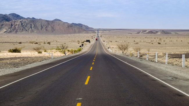 Sebuah jalan membentang sejauh sekitar 30 ribu kilometer bernama Jalan Raya Pan-Amerika (Pan-American Highway), menghubungkan 14 negara sekaligus.