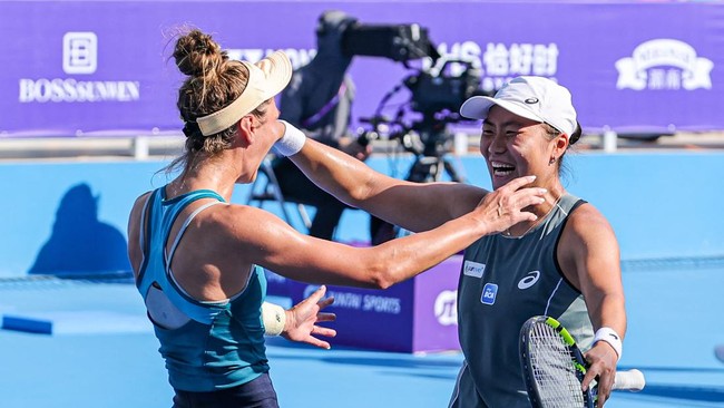Janice Tjen/Katarzyna Piter tersingkir dari sektor ganda putri Australia Open 2026 secara dramatis usai kalah dari Daria Kasatkina/Arina Rodionova, Rabu (21/1).