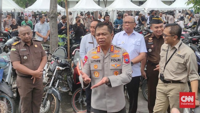 Kapolrestabes Surabaya Kombes Luthfie Sulistiawan menginstruksikan tembak di tempat bagi pelaku curanmor.