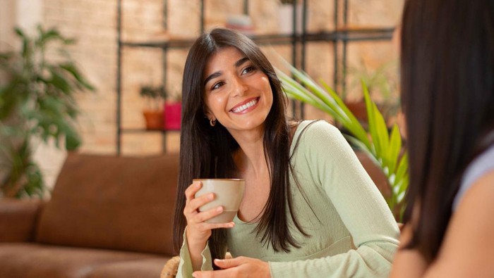 Kebiasaan orang dengan integritas tinggi adalah mereka dapat berkomunikasi secara jujur dan terbuka.