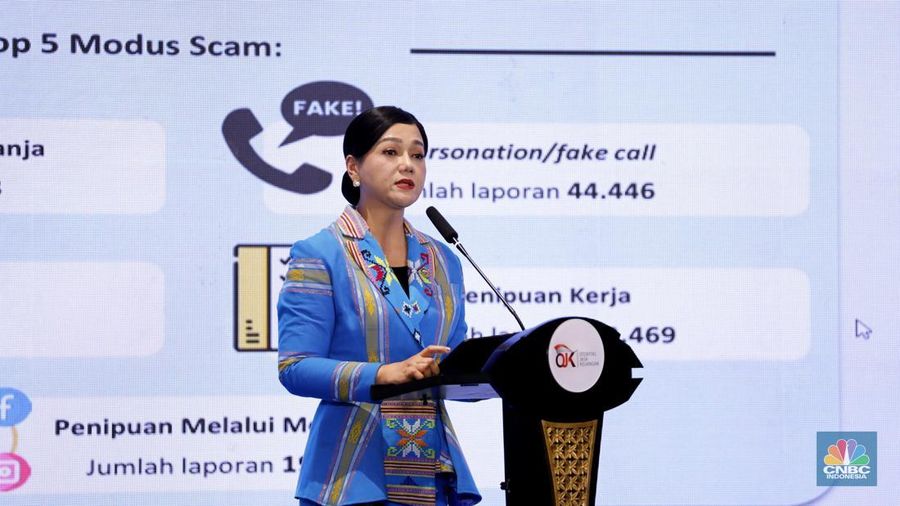 Kepala Eksekutif PEPK Friderica Widyasari Dewi dalam acara Penyerahan Rp. 161 Miliar Dana Masyarakat Korban Scam oleh Indonesia Anti-Scam Center di Gedung AA Maramis, Jakarta, Rabu (21/1/2026). (CNBC Indonesia/Tri Susilo)