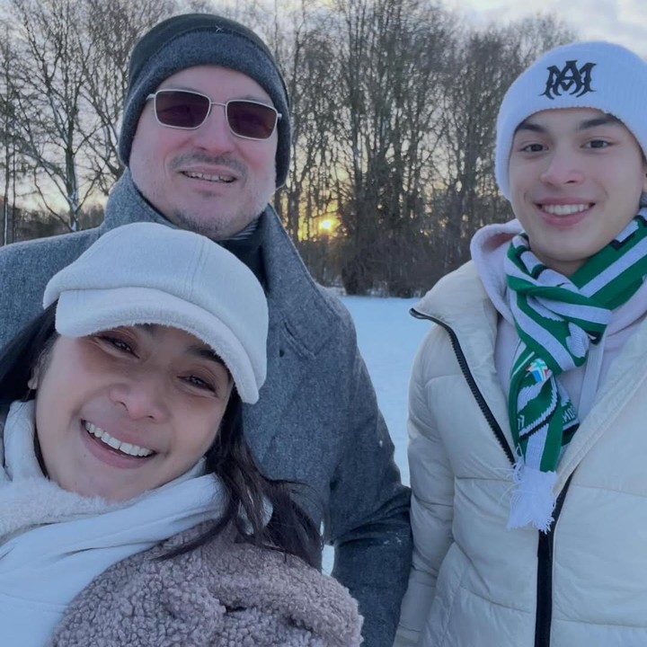 <p>Artis Maudy Koesnadi menikmati libur awal tahun 2026 di kampung halaman sang suami di Belanda. Maudy liburan ke 'Negeri Kincir Angin' bersama suaminya Erik Meijer dan putra semata wayangnya Eddy Maliq Meijer. (Foto: Instagram @maudykoesnaedi)</p>