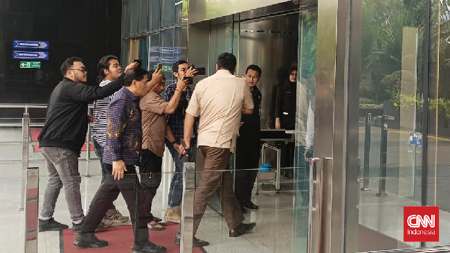 Menteri Perumahan dan Kawasan Permukiman Maruarar Sirait menyambangi KPK membahas tentang pemanfaatan lahan Meikarta untuk rusun bersubsidi.