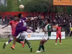 Ada Lagi Tendangan Kungfu di Liga 4, Pemain Persikaba Blora Korbannya