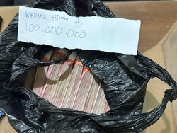 Penampakan Karung-Plastik Isi Gepokan Uang Bupati Sudewo Hasil Pemerasan