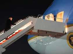 Air Force One Gangguan Bikin Trump Telat 3 Jam Hadiri Rapat di Swiss