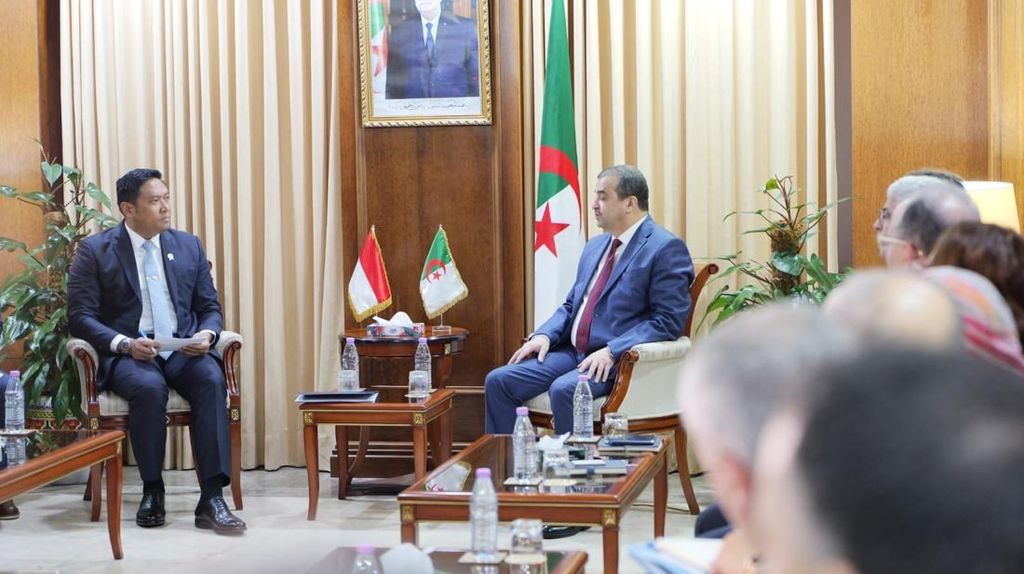 Jalankan Arahan Prabowo, Wamentan Pimpin Misi Pupuk Murah ke Aljazair