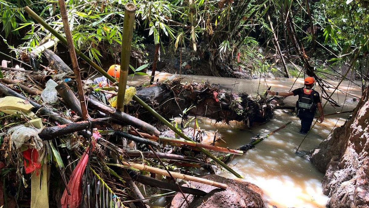 Rumah di Bali Ambruk Diterjang Banjir, Ibu dan Balita Terseret Arus