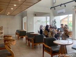 Produktivitas dan Ekspresi di Balik Meja Coffee Shop Ala Gen Z