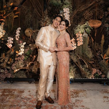 Inspirasi Kebaya Lamaran Artis yang Anggun, Terbaru Syifa Hadju