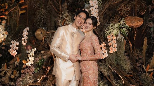 Inspirasi Kebaya Lamaran Artis yang Anggun, Terbaru Syifa Hadju