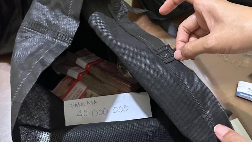 Uang Rp2,6 M Diduga Hasil Pemerasan Bupati Pati Disimpan dalam Karung