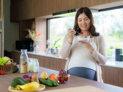 8 Rekomendasi Yogurt untuk Ibu Hamil, Ketahui Risiko & Manfaatnya