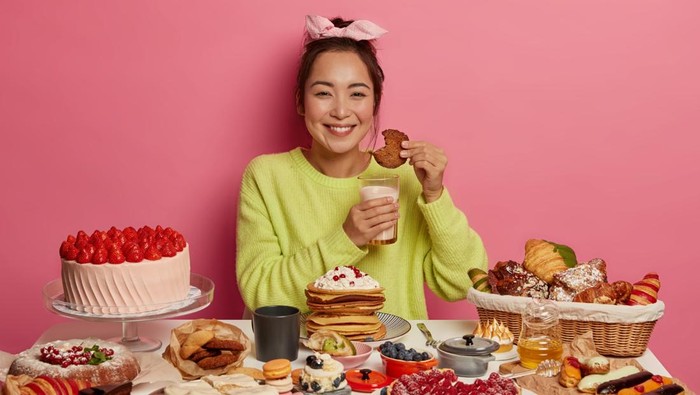 Sulit Lepas dari Makanan Manis? Ini 5 Cara Menghentikan Kecanduan Gula Secara Alami