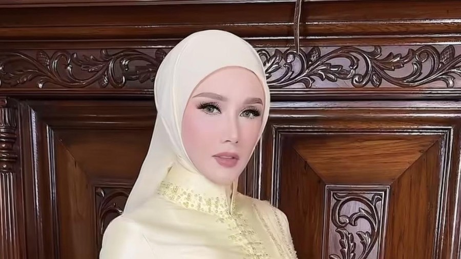 Adu gaya Maia Estianty & Mulan Jameela