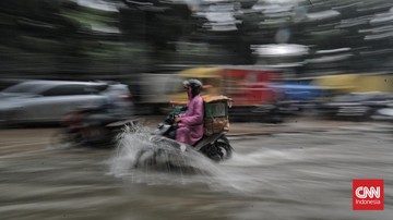 Banjir di Jakarta Meluas: Rendam 15 RT dan 20 Ruas Jalan