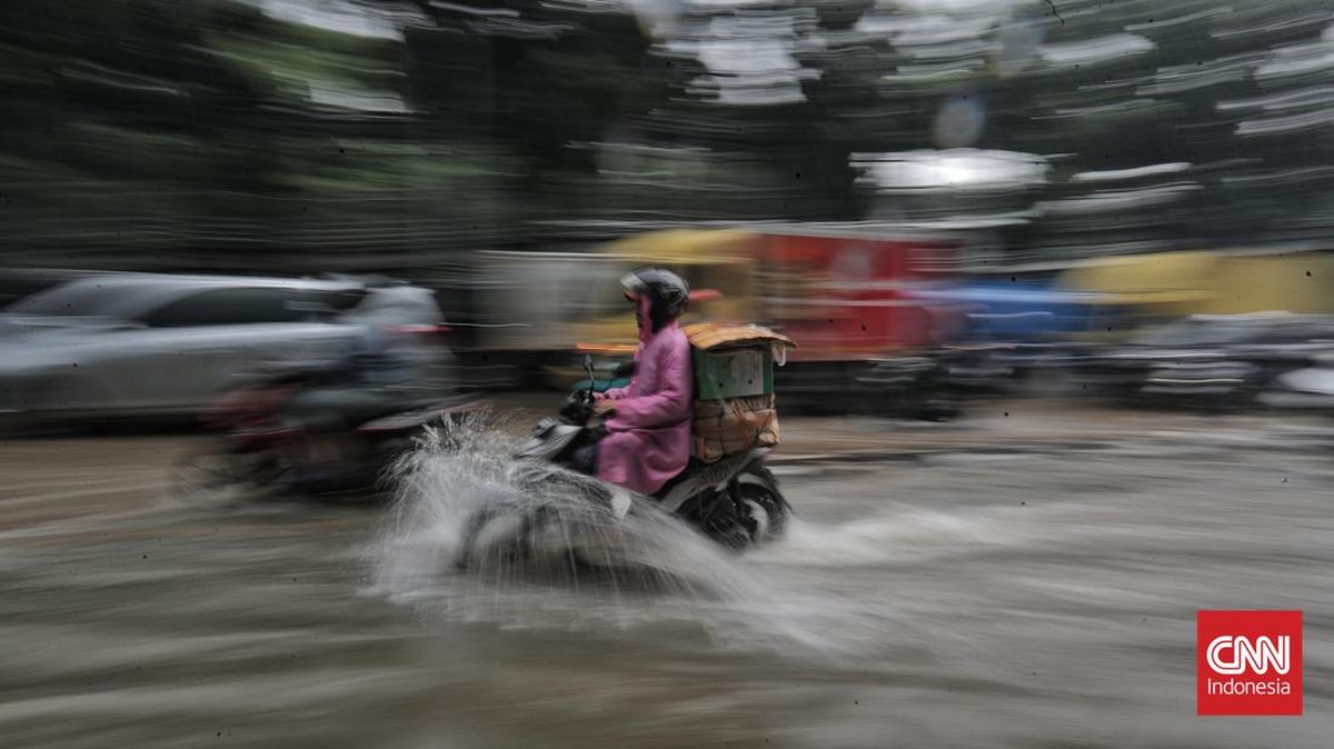Banjir di Jakarta Meluas: Rendam 15 RT dan 20 Ruas Jalan