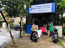 Ibu-Ibu di Panyileukan Bandung Sulap Sampah Jadi Cuan
