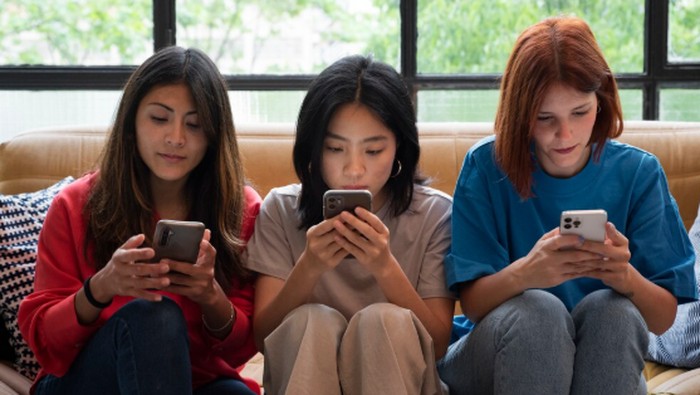 4 Cara Jaga Emosi Tetap Stabil Akibat Banyak Baca Berita Negatif