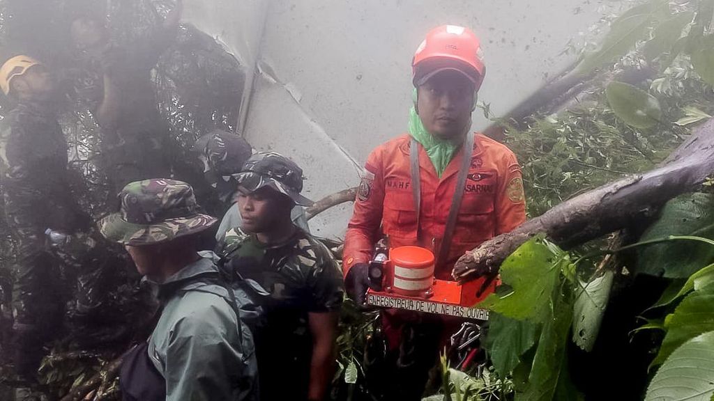 KNKT Mulai Investigasi Penyebab Pesawat ATR Jatuh di Bulusaraung