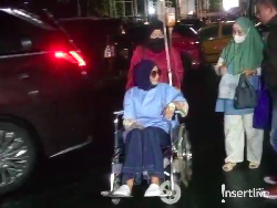 Diperiksa sebagai Tersangka, Doktif Datang Pakai Kursi Roda dan Diinfus: Stres Mikirin DRL