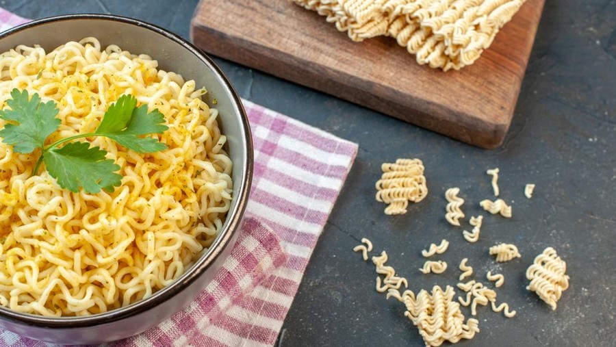 Ilustrasi mi instan&comma; mie instan&comma; indomie&comma;