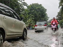 BMKG Wanti-wanti Hujan Sedang-Lebat di Jabodetabek Masih Berlanjut Pekan Depan