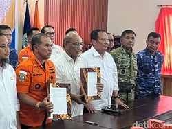 Basarnas Serahkan Black Box Pesawat ATR 42-500 PK-THT ke KNKT