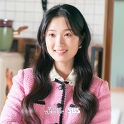 7 Gaya Modis Kim Hye Yoon Saat Bintangi Drakor Netflix 'No Tail To Tell'