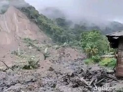 Video: Longsor di Manggarai Timur, 2 Orang Hilang-Ratusan Warga Mengungsi