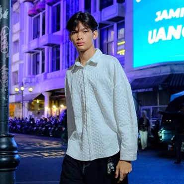 Dari Jalanan ke Panggung Catwalk, Ini Sosok Michael Octavian Si Manusia Silver