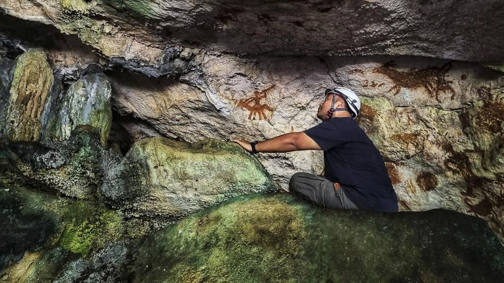 FOTO: Lukisan Gua Tertua Berusia 67.800  Ribu Tahun dari Pulau Muna