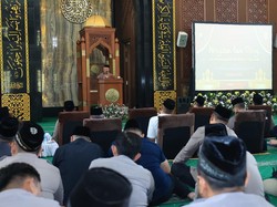 Personel Polda Jatim Diajak Teguhkan Iman Saat Peringatan Isra Miraj