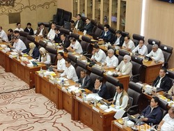 RI Kehilangan Produksi Minyak 2 Juta Barel, Bahlil Sanksi Pejabat ESDM