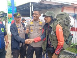 Relawan SAR Agam Rinjani Bantu Cari Korban ATR 42-500, Fokus di Medan Terjal