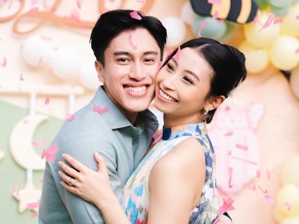 Momen Pengacara Viral Sangun Ragahdo & Istri Gelar Gender Reveal Anak Pertama, Intip Potretnya