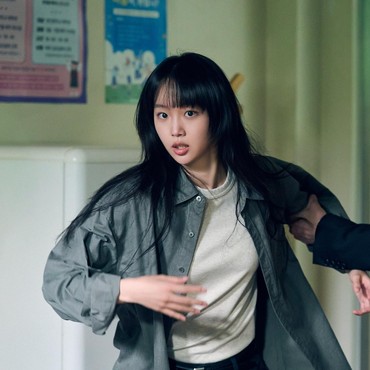 Begini Respons Jin Ki Joo Usai Aktingnya di Drakor Teach You A Lesson Tuai Kritik